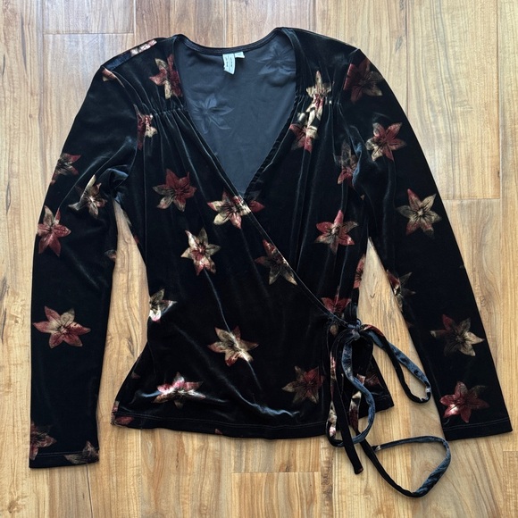 & Other Stories Tops - & Other Stories • Floral Velvet Wrap Blouse